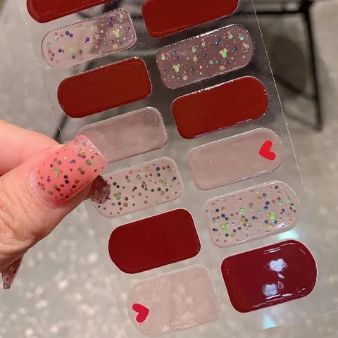 Valentinstag Herz Muster Weinrot Nagelaufkleber Wasserdicht Selbstklebend Glitzer Nagelsticker Für Damen Schönheit