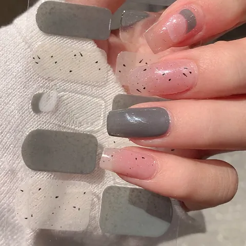 Minimalistische Grau Rosa Gesprenkelte Nagelaufkleber Umweltfreundliche Harztinte Nagel Wraps Mit Glitzer Täglich Dekorative Nagelsticker