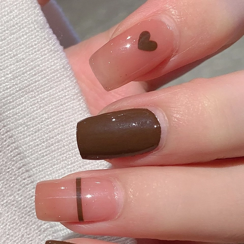 Minimalistische Dunkelbraun Nagelaufkleber Herz Streifen Muster Herbst Winter Wasserdicht Nagelkunst Wraps Für Damen Schönheit Dekoration