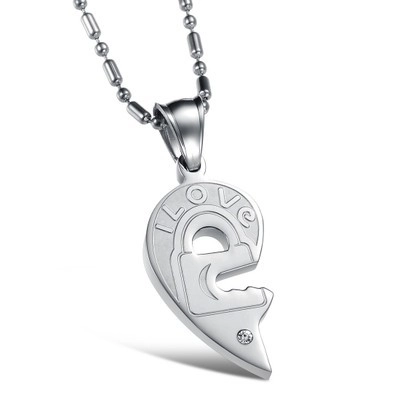 Collier Puzzle de Cœur Romantique en Acier Titane pour Couples Pendentif Gravé I Love You Trèfle Clé Incrusté de Strass Bijoux