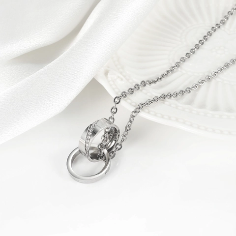 Roestvrijstalen Dubbele Ring Hanger Halsketting Strass Ingelegde Love Eternity Gegraveerd Koppel Sieraden Cadeau Voor Mannen Vrouwen