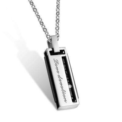 Collana con Pendente a Rettangolo in Acciaio al Titanio per Coppie Incisione Love Devotion Strass Intarsiato Gioielli di Moda