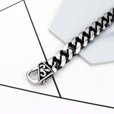 Heren Zware Titanium Staal Cubaanse Schakel Armband Retro Gotisch Gegraveerde Sluiting Punk Rock Biker Sieraden Zilver
