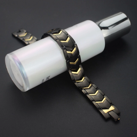 Bracciale per Magnetoterapia in Acciaio al Titanio da Uomo Nero Oro Motivo Chevron Bracciale a Catena per la Salute NBF962