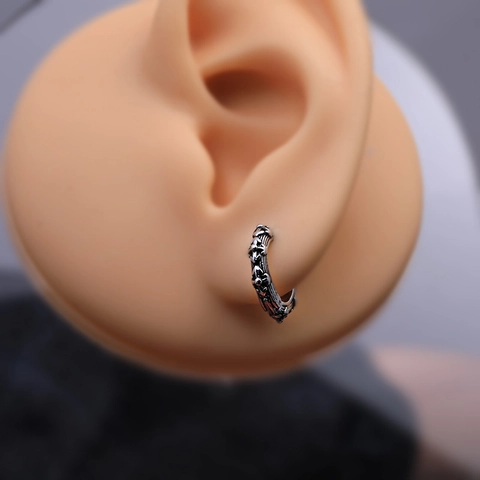 Vintage Roestvrij Staal Kruisbloem Huggie Oorbellen Antiek Zilver Gothic Punk Rock Edgy Hoop Oorbellen Voor Mannen Vrouwen Mode Sieraden
