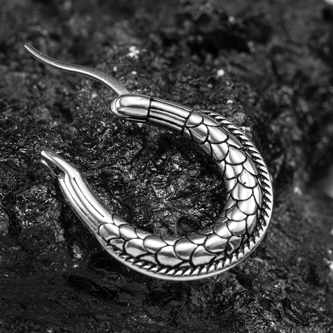 Orecchini a Cerchio in Acciaio al Titanio Vintage con Scaglie di Drago Punk Gotico Orecchini Huggie per Uomo Donna Gioielli