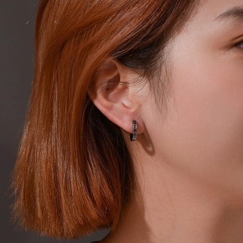 Pendientes de Aro Huggie de Acero de Titanio Minimalistas Estilo Coreano para Mujeres Hombres Vintage Esmalte Margarita Sol Luna Patrón Pendiente Individual