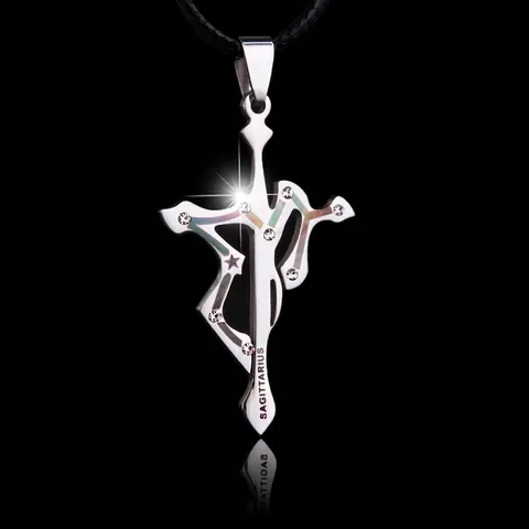 Collana con Ciondolo a Croce Sagittario in Acciaio Inossidabile 316L per Uomo Donna Intarsiato con Strass Corda in Pelle Nera Gioielli