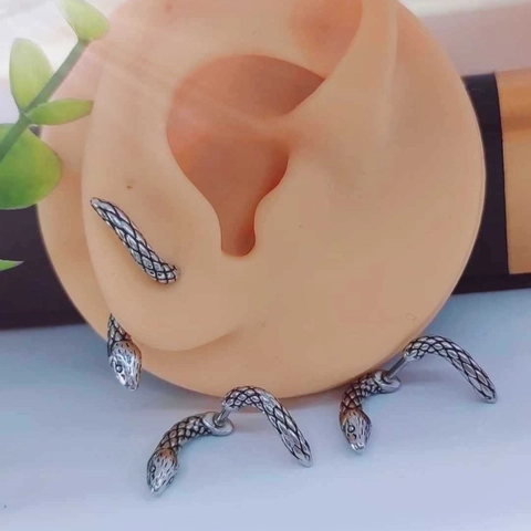 Vintage Titanium Steel Snake Stud Earring For Women Men Punk Personalized Serpent Ear Wrap Gothic Jewelry Accessory Silver Color