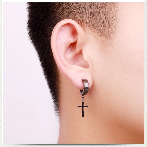 Orecchini a Cerchio con Pendente a Croce in Acciaio Inossidabile per Uomo Donna Stile Punk Clip On Piercing Gioielli