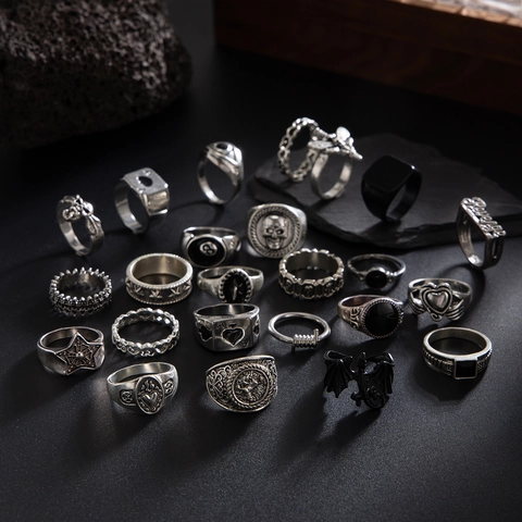 Vintage Punk Gothic Rings For Men Alloy Antique Silver Finish Skull Spade Heart Bat Star Retro Streetwear Accessories