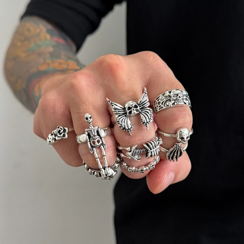 Vintage Gothic Punk Skull Rings For Men Women Skeleton Butterfly Rose Ancient Silver Alloy Rings Halloween Party Jewelry