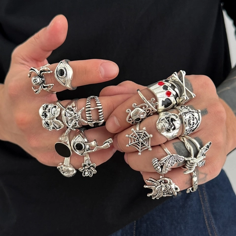 Antiksilber Legierung Vintage Punk Totenkopf Ring Kollektion Gothic Spinne Poker Street Schmuck Zubehör Geschenk für Männer