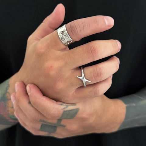 Anillos de Estrella de Aleación Punk Vintage Con Patrones Huecos de Estrellas y Diseño de Estrella 3D Joyería Ajustable Hombre
