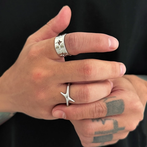 Anillos de Estrella de Aleación Punk Vintage Con Patrones Huecos de Estrellas y Diseño de Estrella 3D Joyería Ajustable Hombre