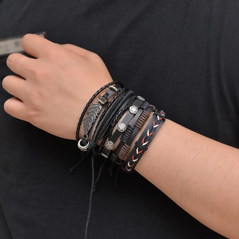 Set di Braccialetti in Pelle Intrecciata Multistrato Vintage da Uomo Con Ciondolo a Foglia Stella Piuma in Lega Punk