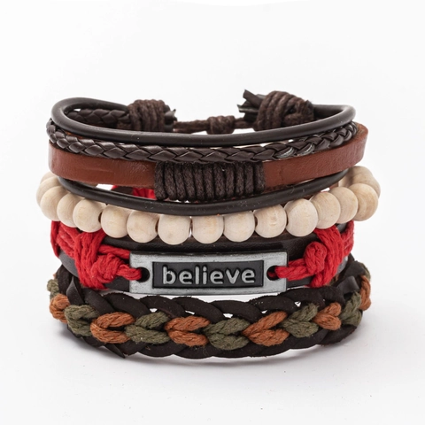 Bracciali in Pelle Intrecciata a Mano da Uomo Retrò Bohémien Piastra in Metallo Believe Perline in Legno Gioielli Regolabili