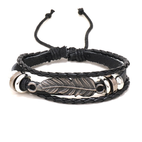 Set di Bracciali in Pelle PU e Pelle Bovina Intrecciata Multistrato Fatti a Mano per Uomo Ciondolo a Piuma in Lega di Metallo Perline di Legno Gioielli Punk