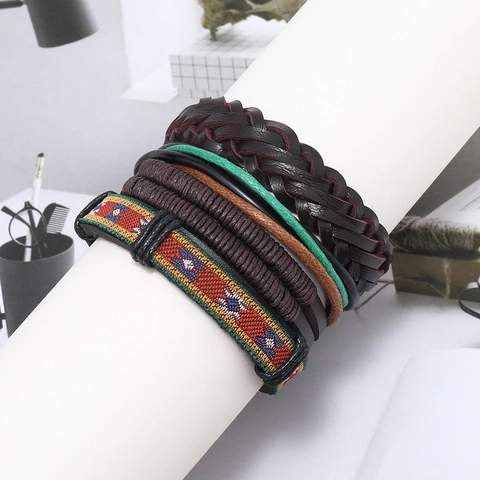 Bracciale da Uomo Multistrato in Pelle di Vacchetta Intrecciata a Mano Vintage Etnico Tribale Geometrico Regolabile