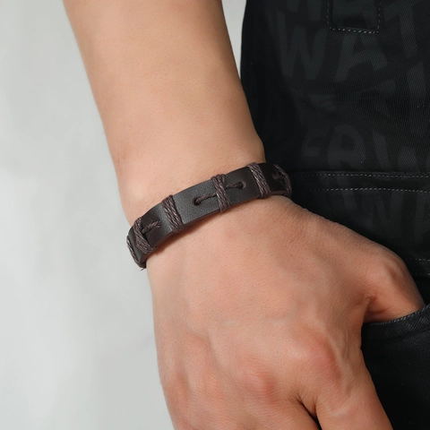 Men Handmade Woven Cowhide Leather Bracelet Punk Style Adjustable Wax Rope Wristband Retro Individual Jewelry Gift