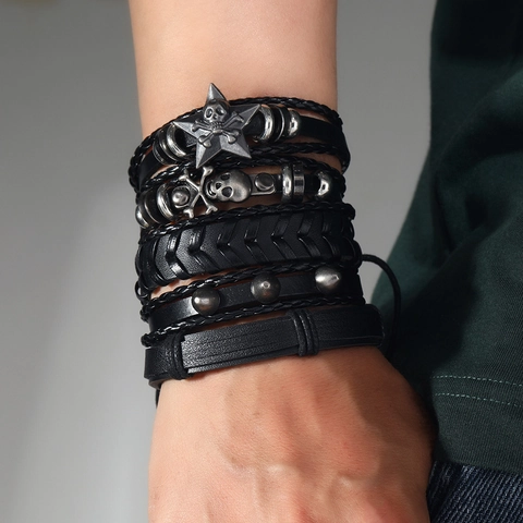 Set di Braccialetti in Pelle Multistrato Punk da Uomo Lega Teschio Pentagramma Stella Ciondolo Gioielli Rock Gotico Vintage Regalo