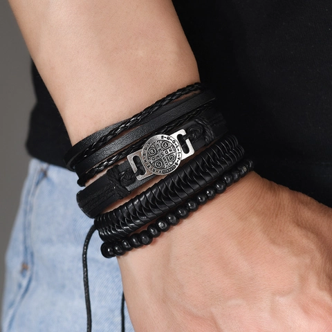 Bracciale da Uomo Vintage Medaglia di San Benedetto Multistrato in Pelle Fatto a Mano Lega Nera Cordino Intrecciato Gioielli Punk