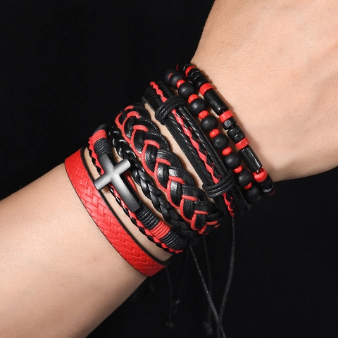 Set di Bracciali in Pelle PU Intrecciata Multistrato da Uomo Con Ciondolo a Croce in Lega Perline in Legno Punk Vintage