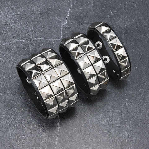 Bracciale in Pelle Nera Punk Rock Braccialetto con Rivetti Quadrati per Uomo Donna Stile Street Gothic Gioielli Regolabili