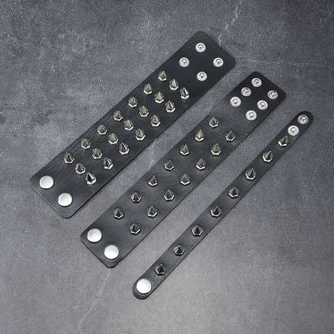 Bracciale in Pelle Punk Rock con Borchie Regolabile Spike Multistrato Gotico Polsino Rigido per Uomo Donna Gioielli Streetwear