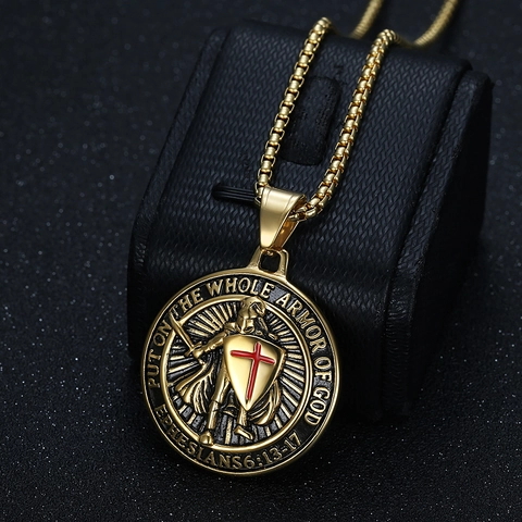 Collar con Colgante de Caballero Escudo Armadura de Dios de Acero de Titanio Retro Joyería Religiosa Cruz Roja Versículo Bíblico Hombre Mujer