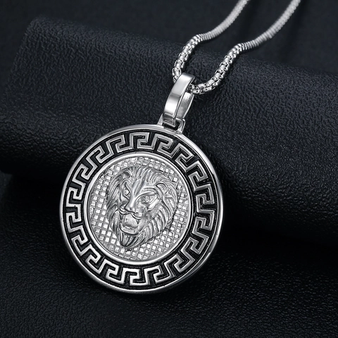 Collana con Pendente Medaglione Testa di Leone Hip Hop in Acciaio Inossidabile Motivo a Chiave Greca Gioielli per Uomo