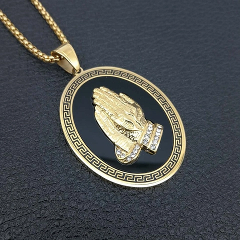 Collana con Pendente Mani in Preghiera in Acciaio al Titanio Retro per Uomo Donna Placcato Oro Argento Strass Motivo a Greca