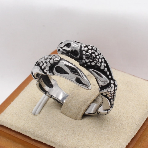 Gothic Retro Monster Claw Titanium Steel Ring For Men Personalized Punk Scale Textured Animal Claw Jewelry Gift For Daily