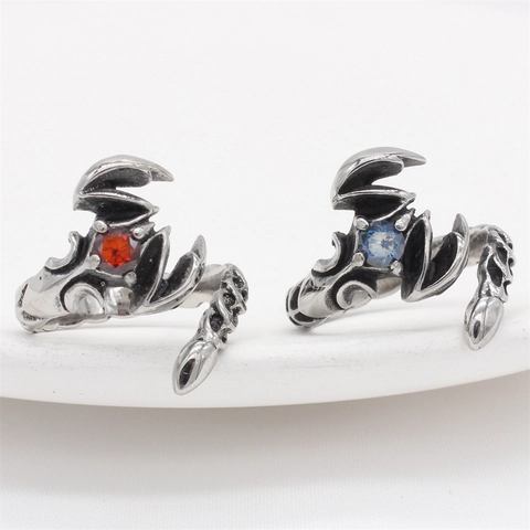 Retro Scorpion Men Titanium Steel Ring Gothic Punk Inlaid Red Blue Rhinestone Band Ring Personalized Fashion Jewelry Gift