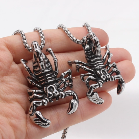 Ciondolo Scorpione in Acciaio al Titanio Vintage per Uomo Donna Gothic Punk Ciondolo Solo Senza Catena Forma Animale Gioielli