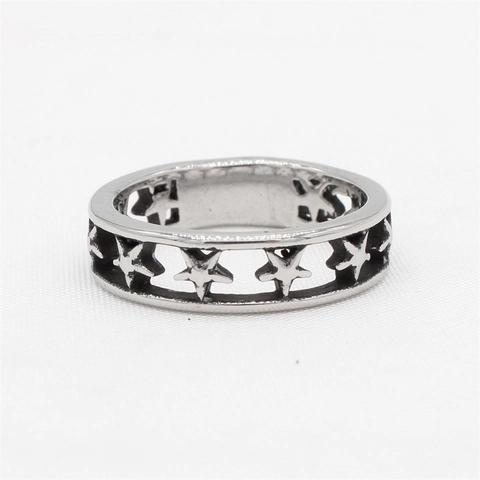 Anillo de Banda de Acero Inoxidable Vintage con Estrella de Cinco Puntas Hueca para Hombre Estilo Retro Punk Color Plata Oxidado