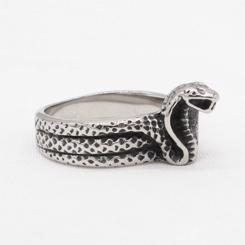 Anillo de Serpiente Cobra de Acero de Titanio Vintage Retro Punk Gótico Textura de Escamas Anillo de Banda de Animal para Hombre