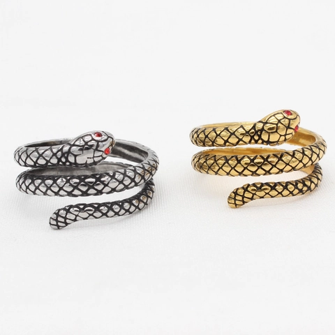 Vintage Punk Titanium Steel Snake Wrap Ring For Men Red Rhinestone Eye Scale Texture Gothic Electroplated Jewelry Band Ring
