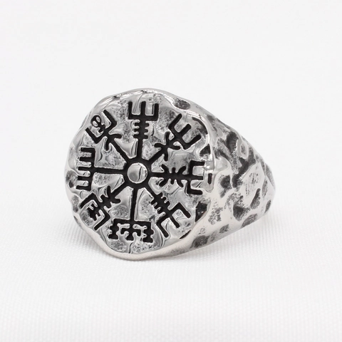 Anillo de Acero Inoxidable Vikingo Vegvisir Brújula para Hombre Gótico Textura Martillada Runa Nórdica Anillo de Sello Joyería