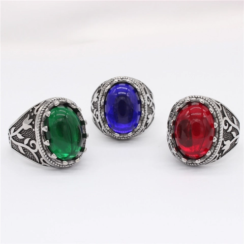 Vintage Palace Style Oval Gemstone Titanium Steel Ring Retro Baroque Relief Flower Pattern Large Rhinestone Statement Ring For Men Women