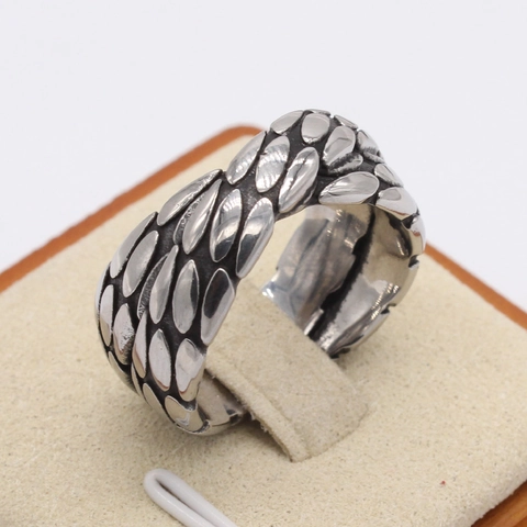 Anello Croce in Acciaio al Titanio Vintage per Uomo Donna Retro Punk Texture a Scaglie Anello a Fascia Larga Gioielli Moda