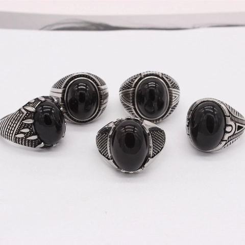 Vintage Titanium Steel Men Signet Ring Oval Black Agate Stone Punk Gothic Band Ring Retro Masculine Fashion Jewelry