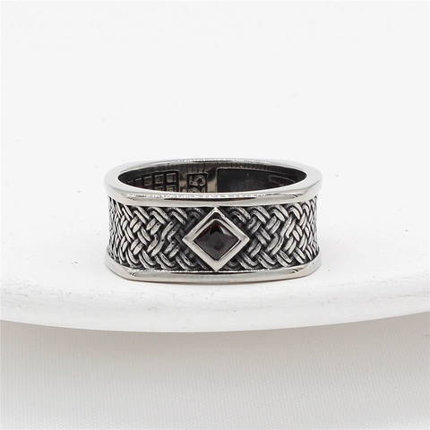 Anillo de Acero Inoxidable con Textura Trenzada Retro para Hombre Incrustación Cuadrada Strass Negro Rojo Azul Joyería Estilo Punk