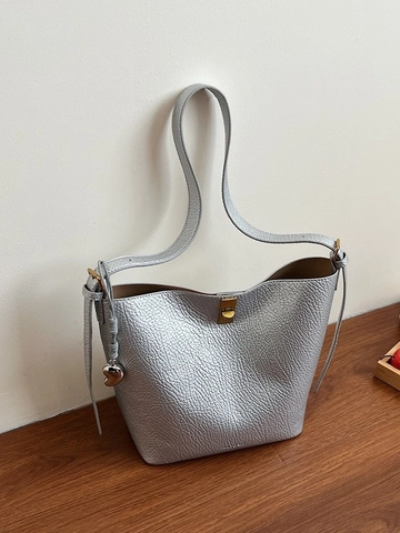 Secchiello Grande Capacità in Pelle PU per Donna Moda Grana di Litchi Borsa a Spalla Con Chiusura Girevole in Metallo Ciondolo Cuore Borsa Quotidiana