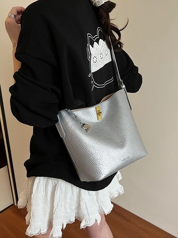 Secchiello Grande Capacità in Pelle PU per Donna Moda Grana di Litchi Borsa a Spalla Con Chiusura Girevole in Metallo Ciondolo Cuore Borsa Quotidiana