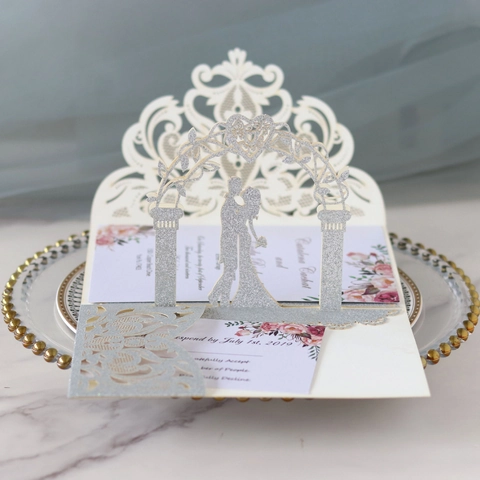 Inviti di Nozze 3D Pop-up Rosa Con Buste Taglio Laser Carta Glitterata Intagliata Partecipazioni di Matrimonio per Sposa E Sposo