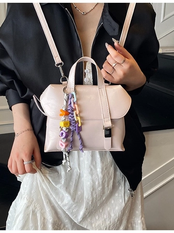 Sac à Dos Multi-positions en Cuir PU pour Femmes Sac Seau Décontracté Sac à Main Avec Pendentif Lettre Surpiqûres Quotidien