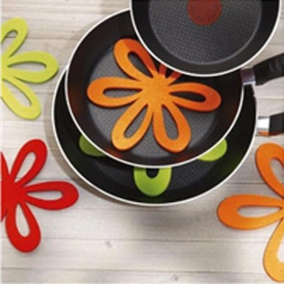 Modern Felt Flower Shaped Heat Insulation Coasters Laser Cut Non-Woven Pot Mats For Kitchen Dining Table Home Decoration Red Green Orange