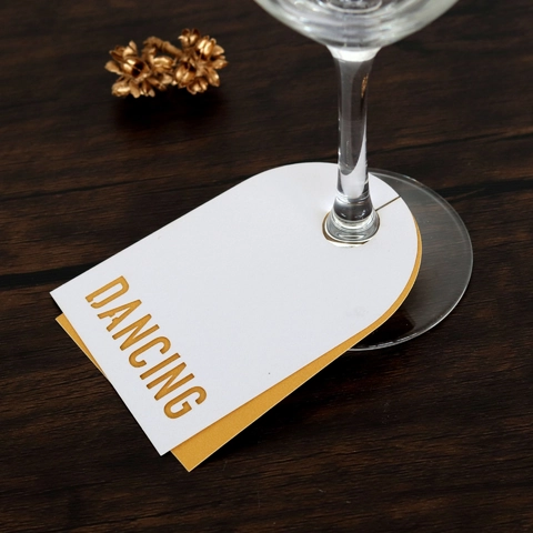 Laser Cut Dancing Wine Glass Place Cards Pearl Paper Hollow Out Seat Table Name Tags For Wedding Banquet Party Decoration