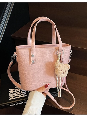 Sac Seau en Cuir PU à Motif Litchi pour Femmes Petit Sac Bandoulière à la Mode Avec Pendentif Ours Sac à Main Polyvalent